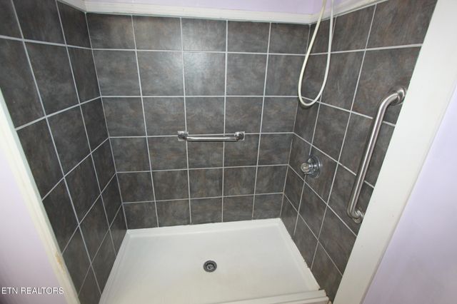 150 Osborne St, Loudon, TN 37774