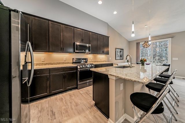 6688 Amber Way, North Ridgeville, OH 44039