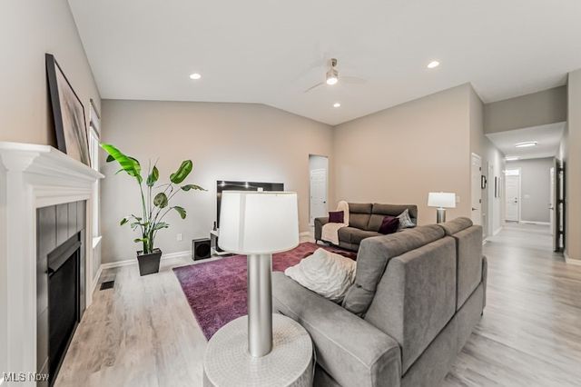 6688 Amber Way, North Ridgeville, OH 44039