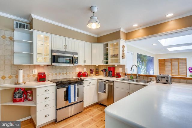 1755 GLASTONBERRY, Potomac, MD 20854