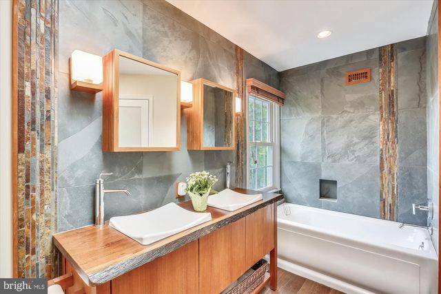 1755 GLASTONBERRY, Potomac, MD 20854