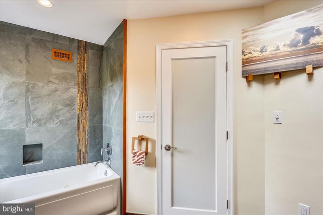 1755 GLASTONBERRY, Potomac, MD 20854