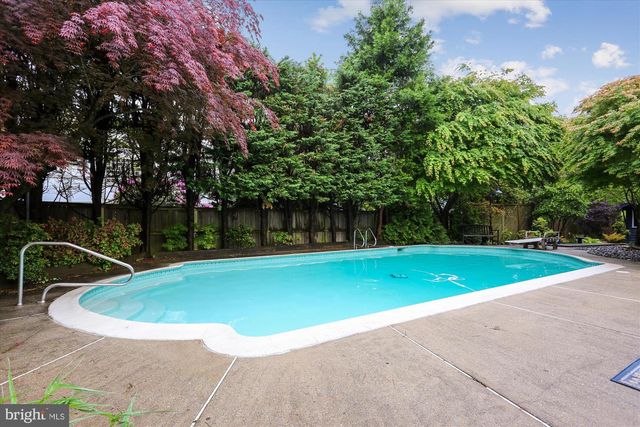 1755 GLASTONBERRY, Potomac, MD 20854