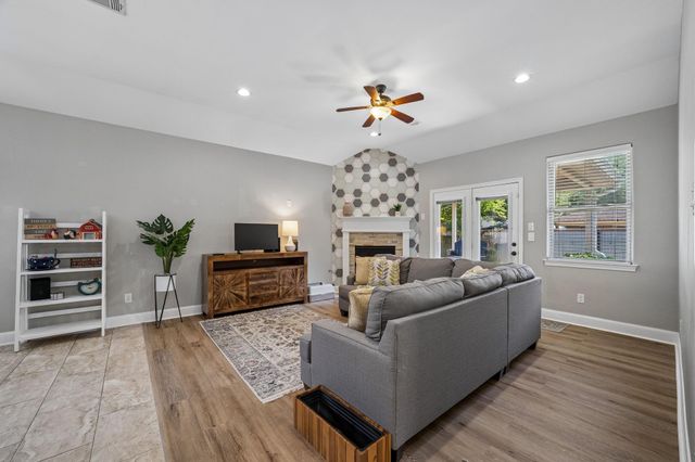 6128 Shelburne Street, Houston, TX 77396