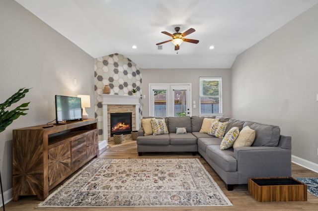 6128 Shelburne Street, Houston, TX 77396