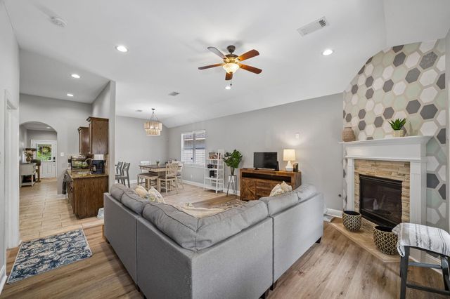 6128 Shelburne Street, Houston, TX 77396