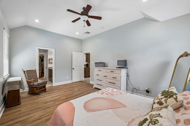 6128 Shelburne Street, Houston, TX 77396