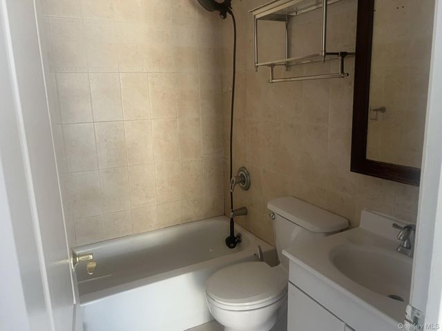 61-31 136th Street, Flushing, NY 11367