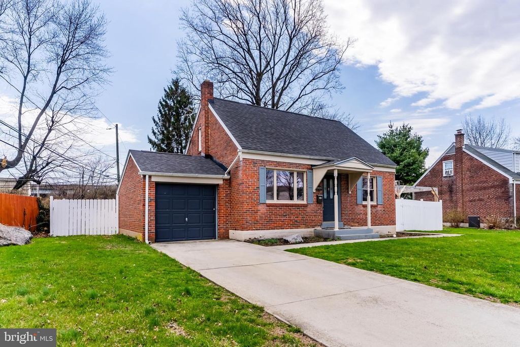 1919 PRINCETON AVE, Camp Hill, PA 17011