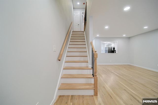 196 Madison Avenue 15, Dumont, NJ 07628