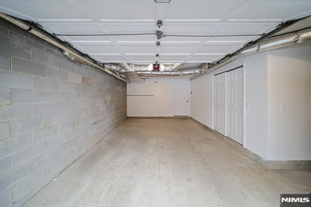 196 Madison Avenue 15, Dumont, NJ 07628