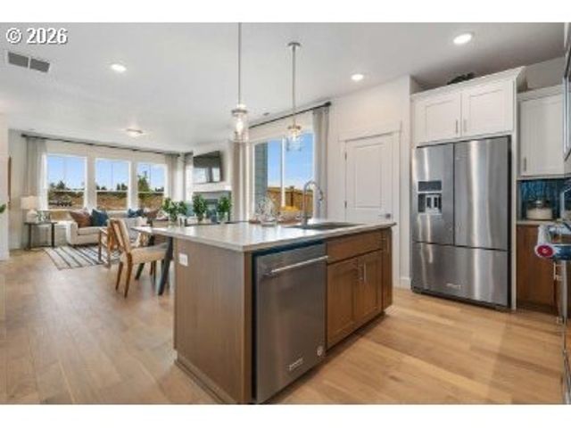 8568 Se Crabapple St, Hillsboro, OR 97123