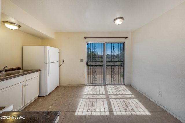 2275 W Dakota Street, Tucson, AZ 85746