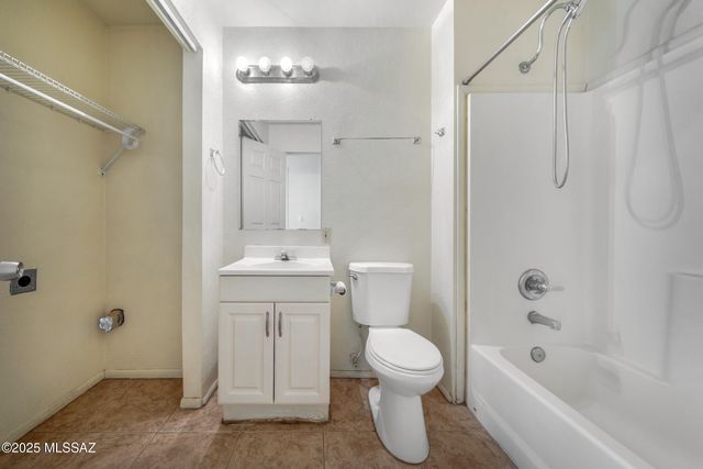 2275 W Dakota Street, Tucson, AZ 85746