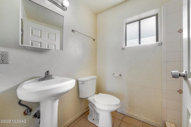 2275 W Dakota Street, Tucson, AZ 85746