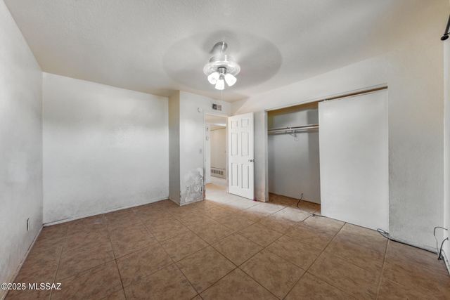 2275 W Dakota Street, Tucson, AZ 85746