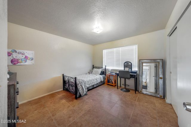 2275 W Dakota Street, Tucson, AZ 85746