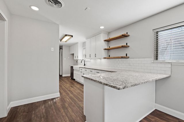 1216 W Lamberth Road, Sherman, TX 75092