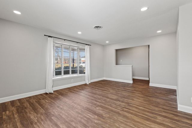 1216 W Lamberth Road, Sherman, TX 75092