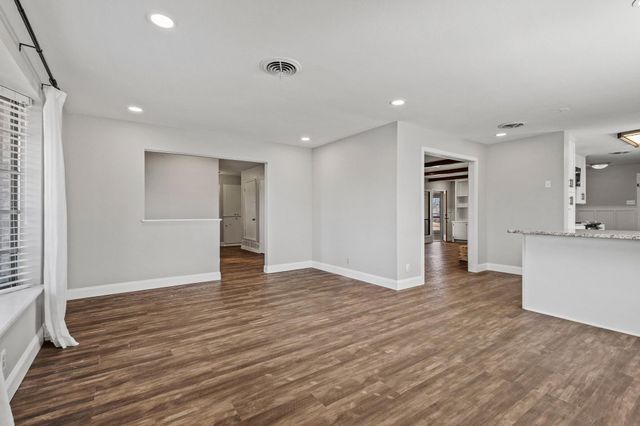 1216 W Lamberth Road, Sherman, TX 75092