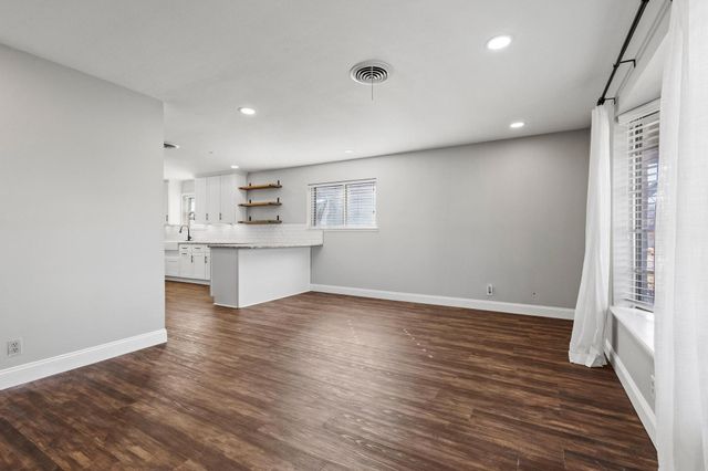 1216 W Lamberth Road, Sherman, TX 75092