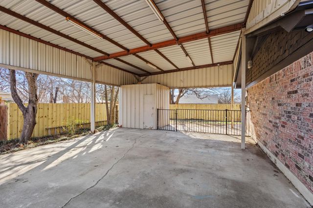 1216 W Lamberth Road, Sherman, TX 75092