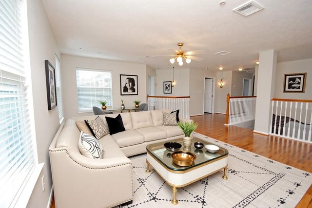 1115 Oxford Mills Lane, Sugar Land, TX 77479