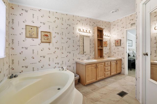 7406 Lakeview Drive, Bonham, TX 75418