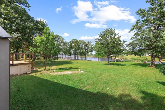 7406 Lakeview Drive, Bonham, TX 75418