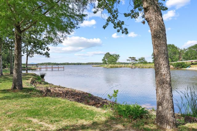 7406 Lakeview Drive, Bonham, TX 75418