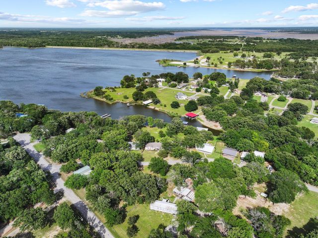 7406 Lakeview Drive, Bonham, TX 75418