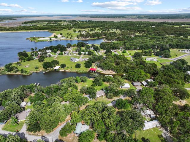 7406 Lakeview Drive, Bonham, TX 75418