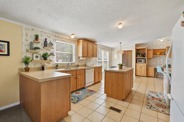 7406 Lakeview Drive, Bonham, TX 75418