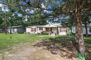 7406 Lakeview Drive, Bonham, TX 75418