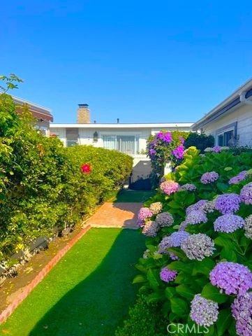 10 SARATOGA 10, Newport Beach, CA 92660