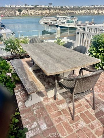 10 SARATOGA 10, Newport Beach, CA 92660
