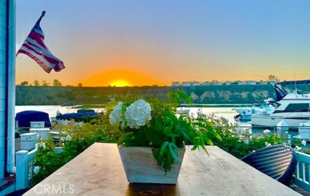 10 SARATOGA 10, Newport Beach, CA 92660