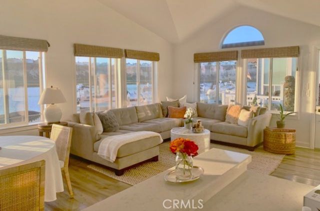 10 SARATOGA 10, Newport Beach, CA 92660