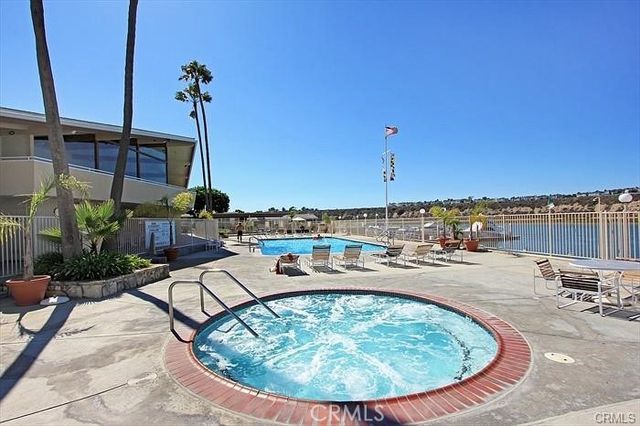 10 SARATOGA 10, Newport Beach, CA 92660