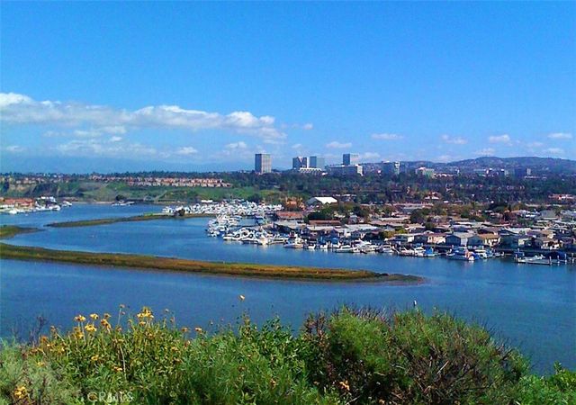 10 SARATOGA 10, Newport Beach, CA 92660