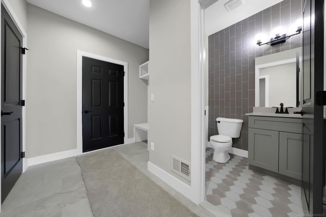 1127 Williamson Circle, Pontiac, MI 48340