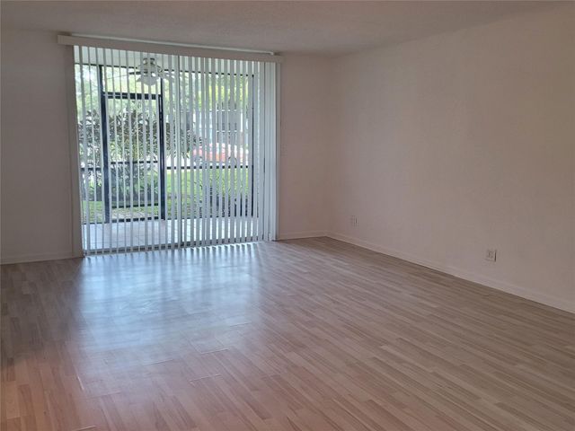 3650 Inverrary Drive 1u, Lauderhill, FL 33319