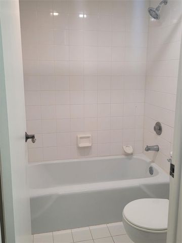 3650 Inverrary Drive 1u, Lauderhill, FL 33319