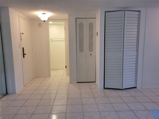 3650 Inverrary Drive 1u, Lauderhill, FL 33319
