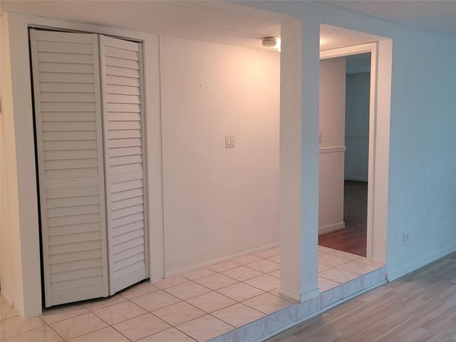 3650 Inverrary Drive 1u, Lauderhill, FL 33319
