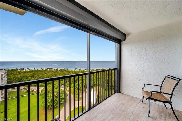 11 Bluebill AVE 1101, Naples, FL 34108