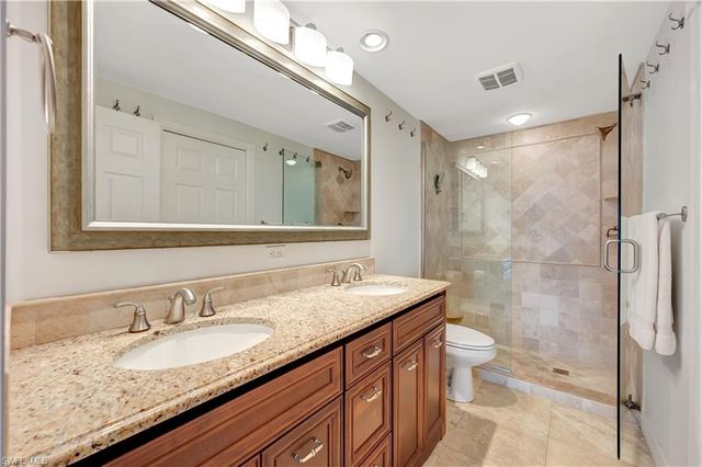 11 Bluebill AVE 1101, Naples, FL 34108