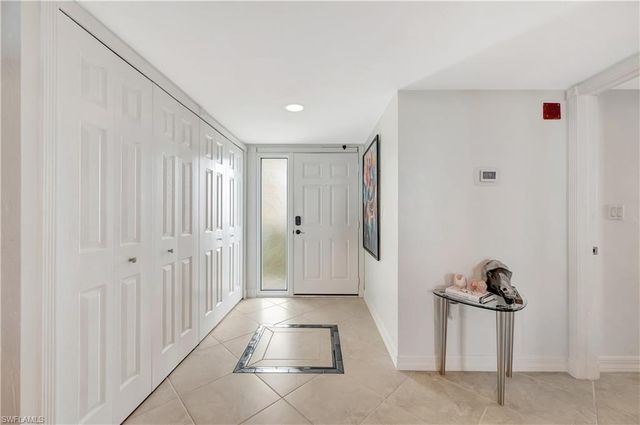 11 Bluebill AVE 1101, Naples, FL 34108