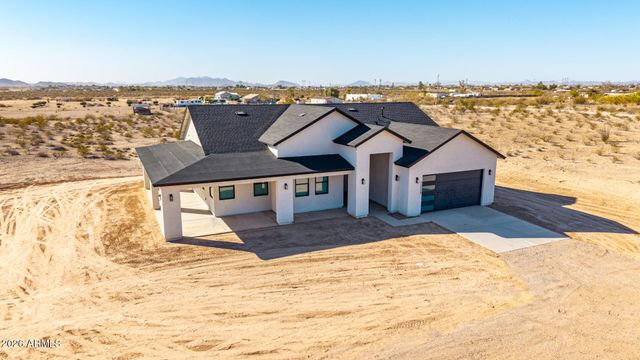 33239 W SUNLAND Avenue, Tonopah, AZ 85354
