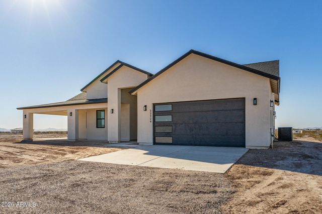33239 W SUNLAND Avenue, Tonopah, AZ 85354
